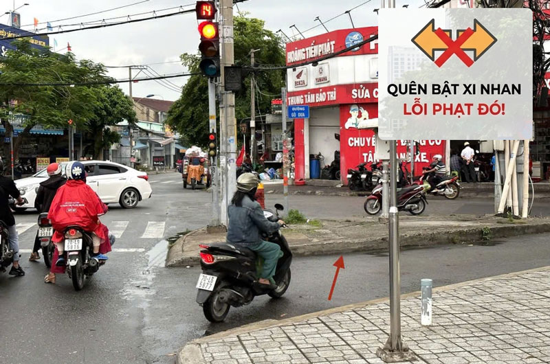 Mức phạt quên bật đèn xi nhan