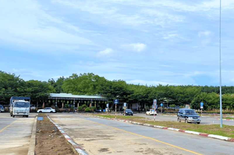 Sân tập lái xe tiến thành